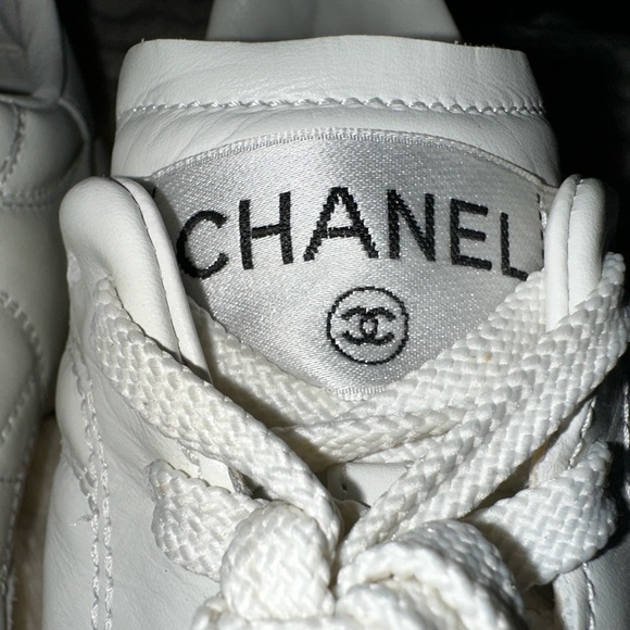 Authentic CHANEL 2024 CC White Calfskin Quilted Lace-Up Sneakers Size 37 - Picture 11 of 12